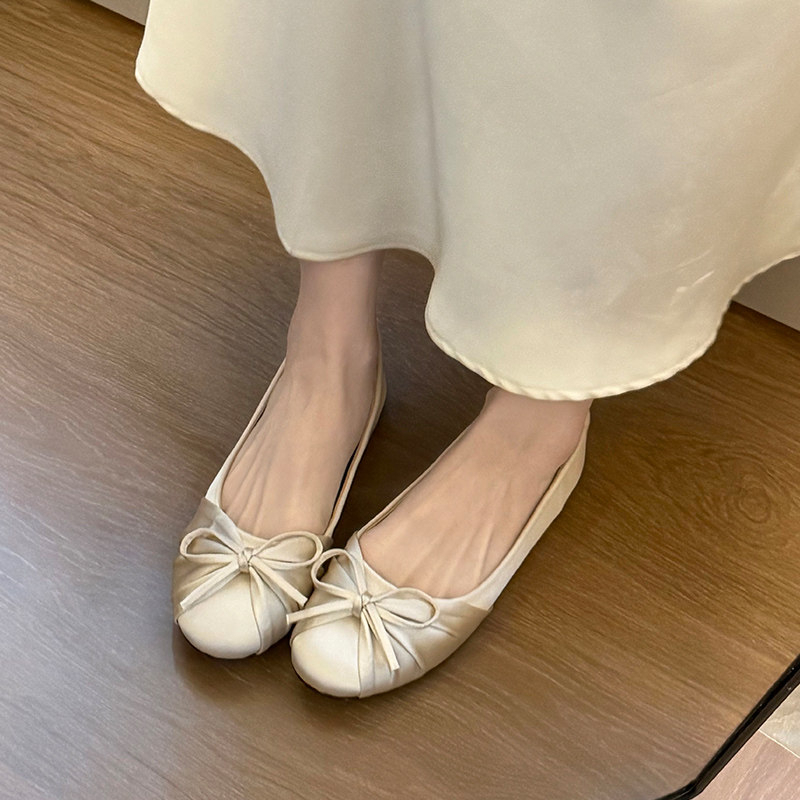 Women Shoes Size - รองเท้าส้นเตี้ยแบบสวมสไตล์หวานสำหรับผู้หญิง รุ่นโบว์ผูกใหม่ ปี 2026 ทำจากผ้าซาติน