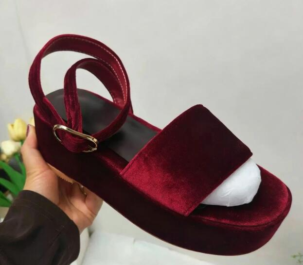 Women'S Shoes Burgundy - รองเท้าส้นเตารีดแบบเปิดนิ้วเท้า สายรัดข้อเท้า ผ้ากำมะหยี่สีแดงเบอร์กันดี แฟชั่นสำหรับผู้หญิง ส้นหนา รองเท้าส้นสูงแบบสวมสำหรับไปทะเล