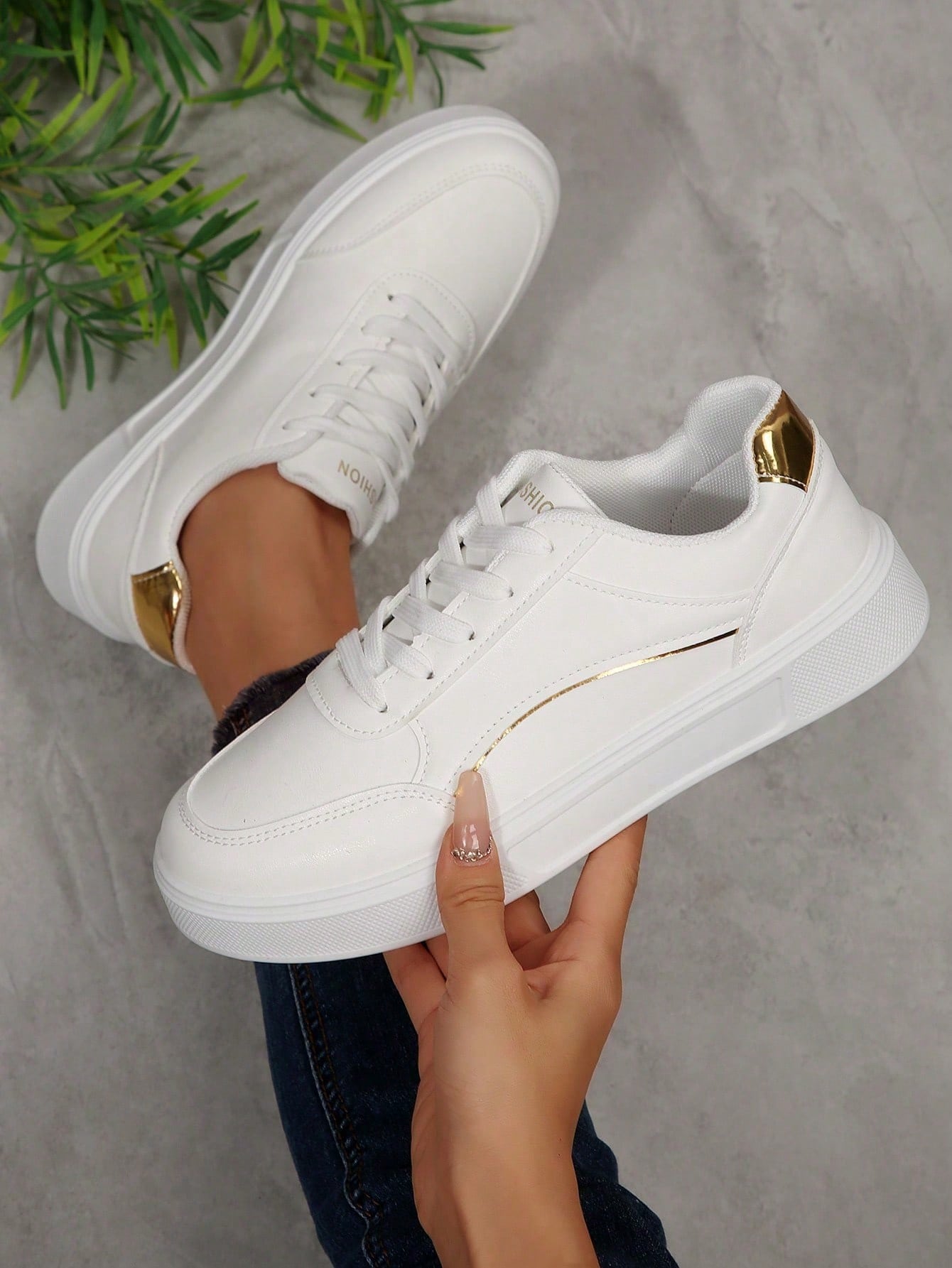รองเท้าผ้าใบผู้หญิงสีขาวแบบลำล - Women'S Shoes Hey Dude บทวิจารณ์และราคา